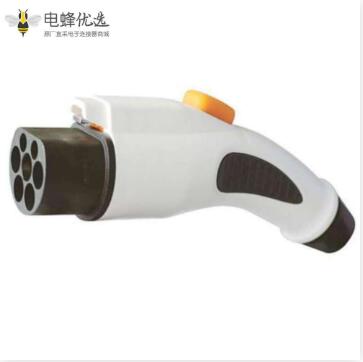 新能源汽车渗透率超30%，政策推动作用明显